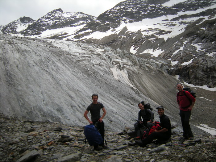 Le glacier de Tré-la-Tête depuis la moraine sous les échelles d'accès aux Conscrits Le glacier de Tré-la-Tête depuis la moraine sous les échelles d'accès aux Conscrits