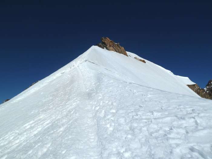 Mont-Rose : Arrivée au sommet de Zumstein 4563 m Mont-Rose : Arrivée au sommet de Zumstein 4563 m