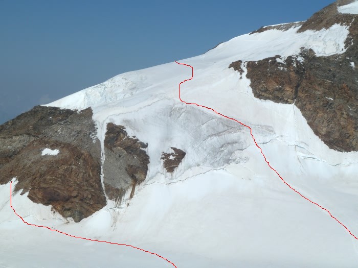 Mont-Rose : Passage de traversée du naso du Lyskamm avec les 2 itinéraires actuellement tracés Mont-Rose : Passage de traversée du naso du Lyskamm avec les 2 itinéraires actuellement tracés