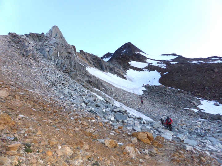 Arête sud du Weissmies, vue d'ensemble de la partie inférieure Arête sud du Weissmies, vue d'ensemble de la partie inférieure