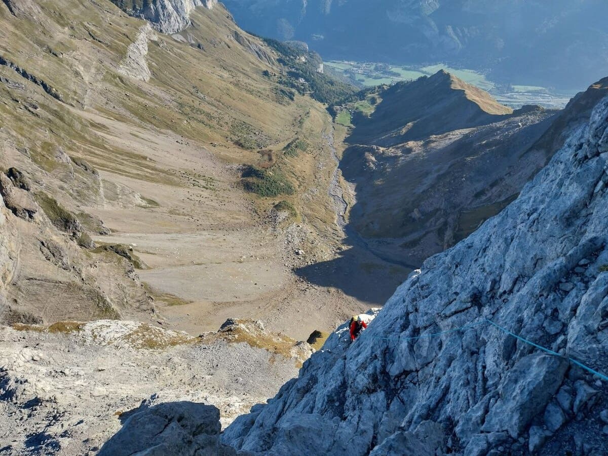 Grande voie d’escalade Pointe Percée - Aravis Escalade calcaire | refuge | 2 jours