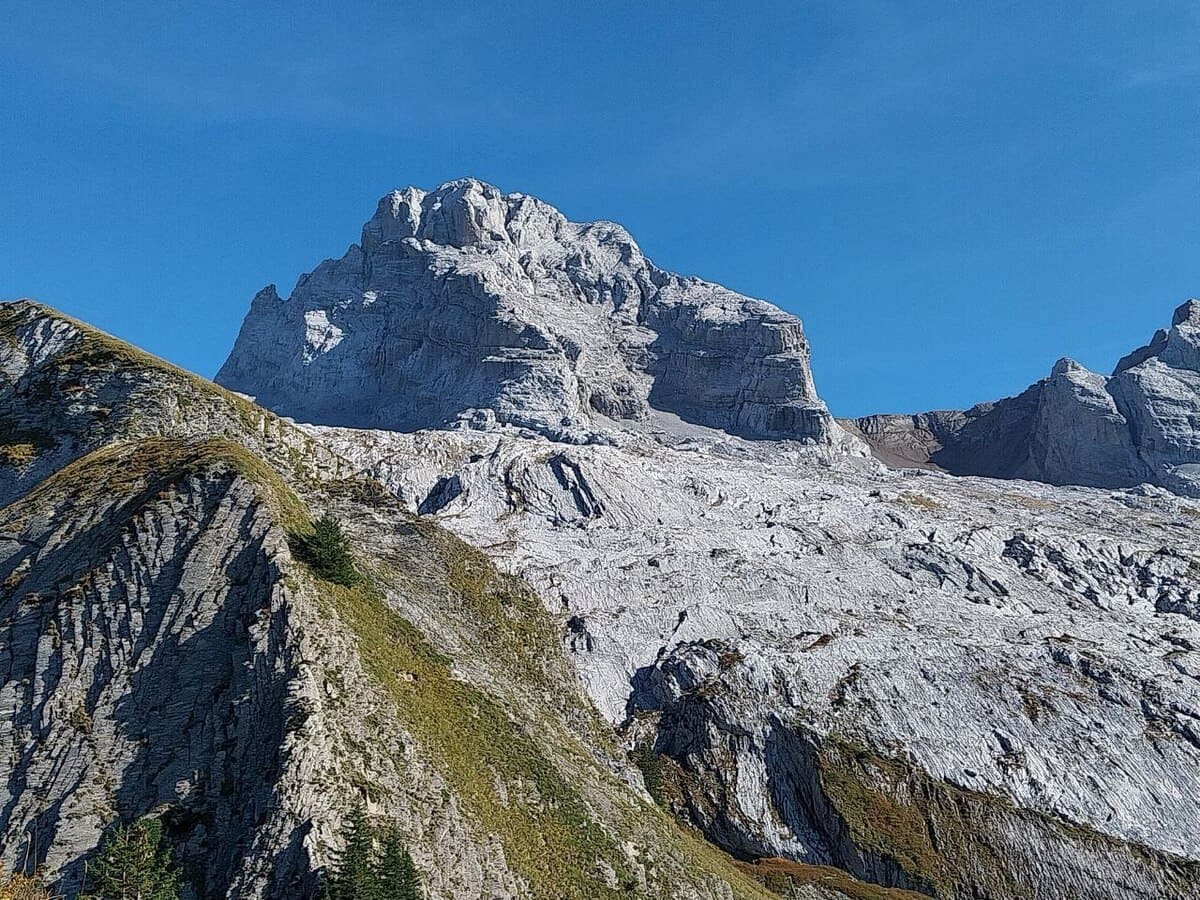 Grande voie d’escalade Pointe Percée - Aravis Escalade calcaire | refuge | 2 jours