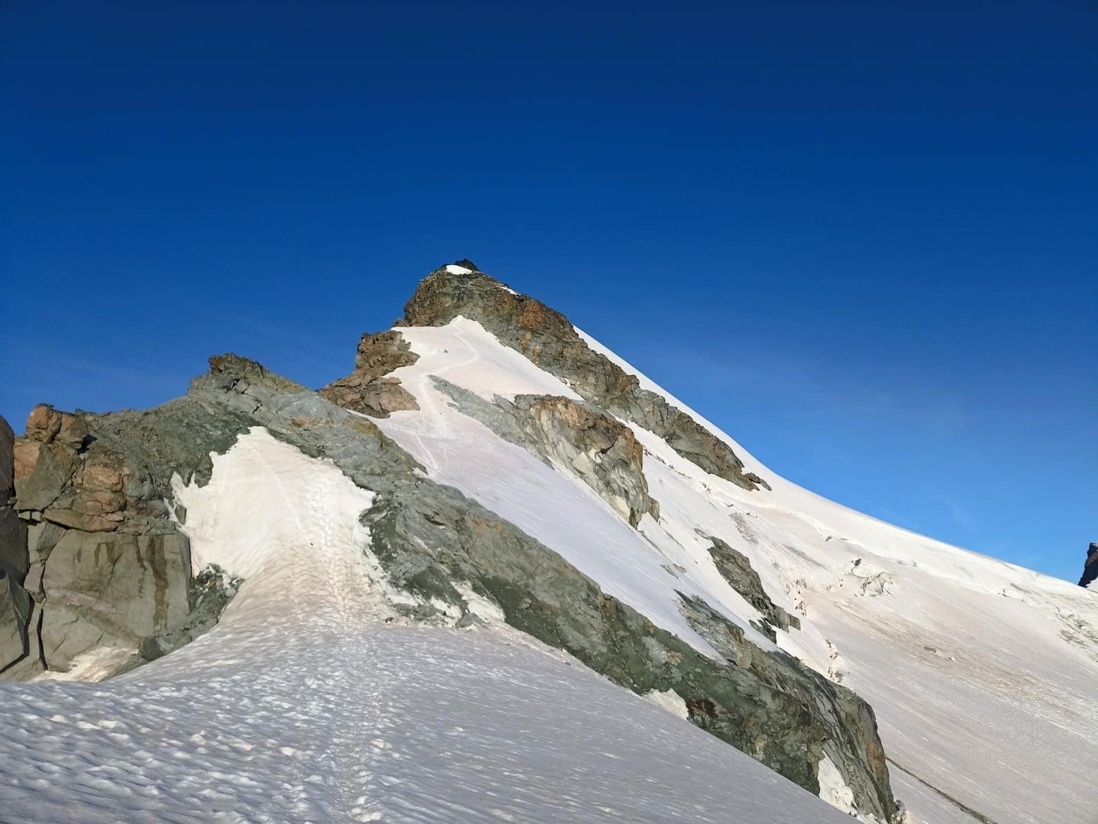 4000 facile de Saas-Fee | Asscension Allalinhorn Alpinisme | niveau PD | 2 jours