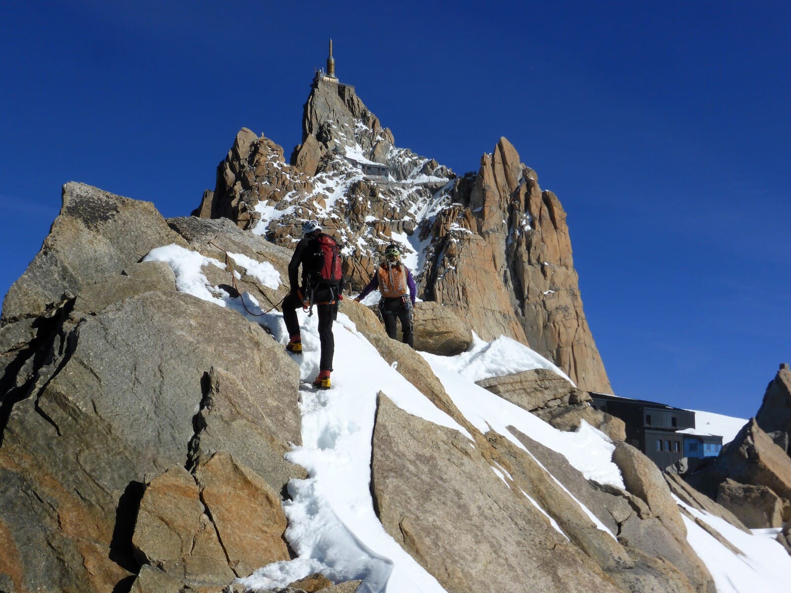 Arête des cosmiques Alpinisme | 3842m | 1 journée