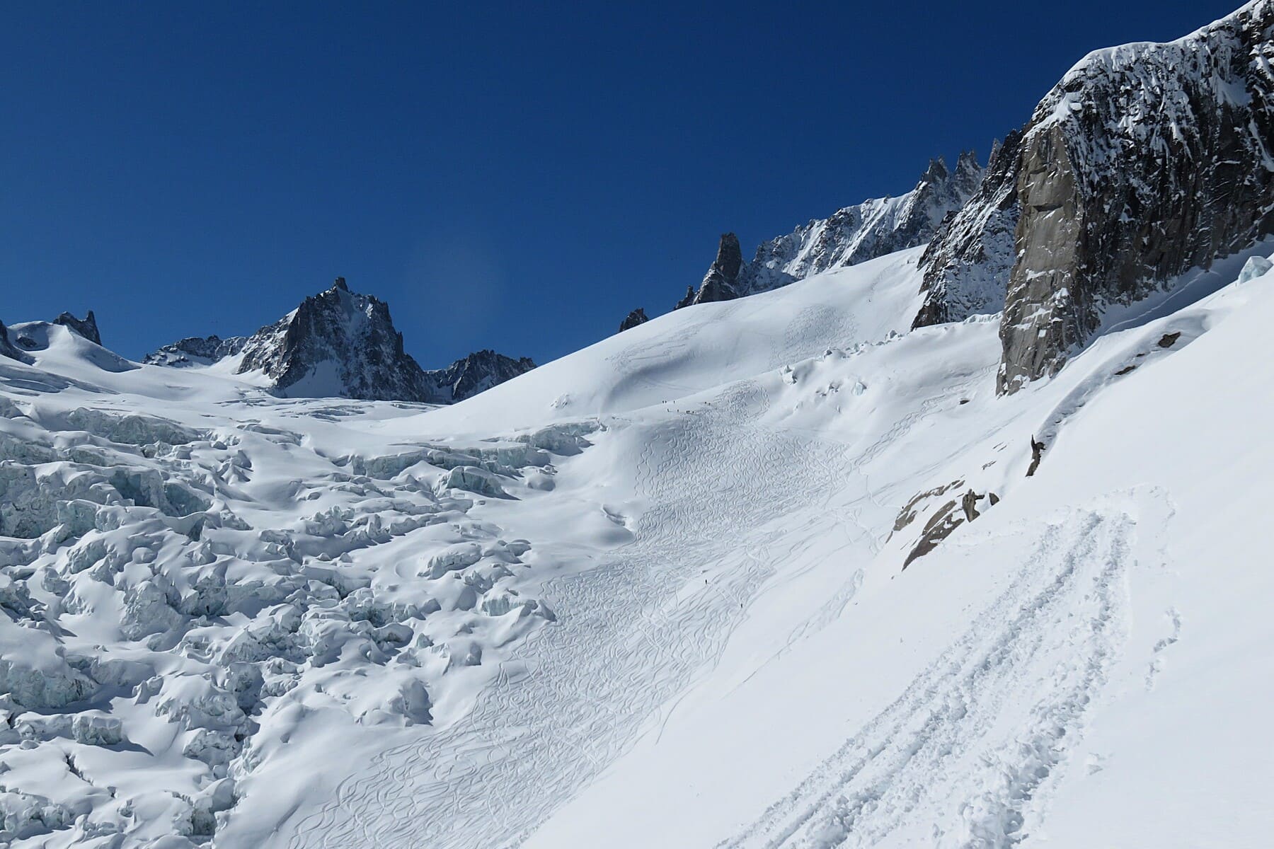 Descente de la Vallée Blanche à ski Ski hors-piste | Glaciers | 3842m | Guide en privé