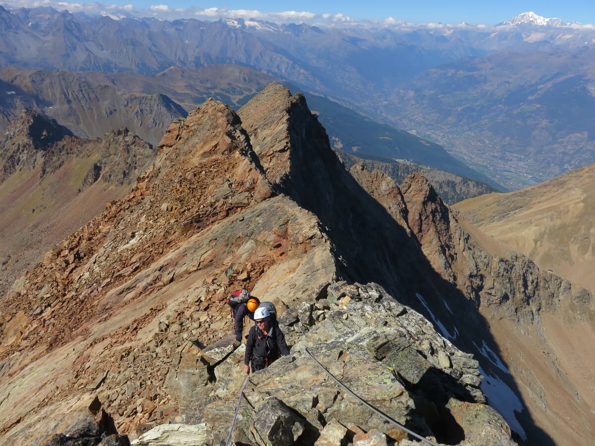Mont emilius Alpinisme rocheux peu difficile | Refuge | 2 jours