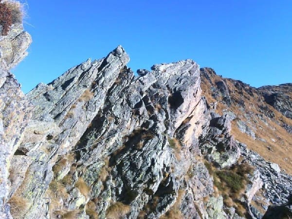 Mont-mars Alpinisme rocheux peu difficile | Refuge | 2 jours