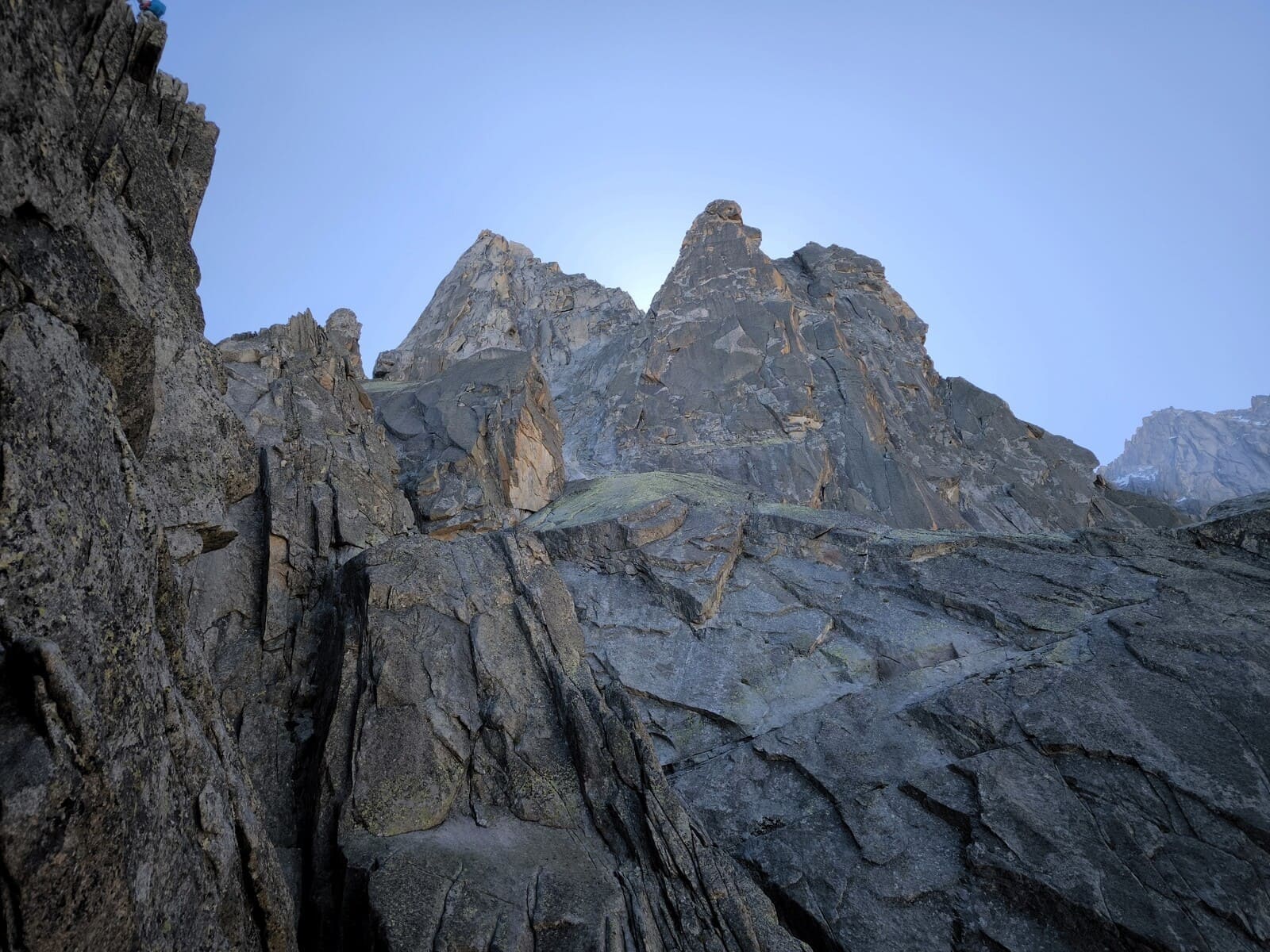 Grande voie d’escalade à la journée Chamonix Escalade rocheuse | Gneiss ou Granit | journée