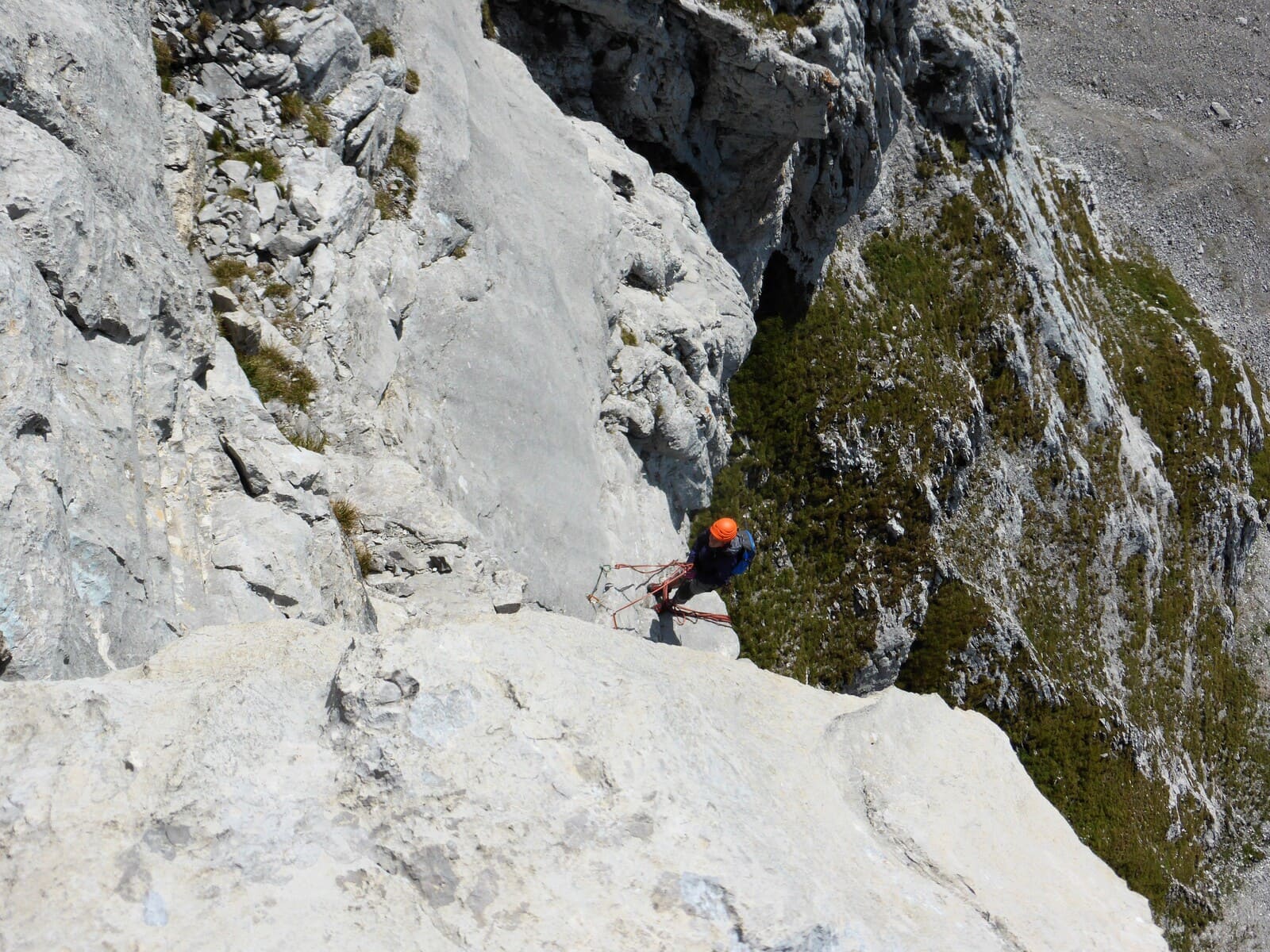 Grande voie d’escalade calcaire Paradise Aravis Escalade plaisir à la journée