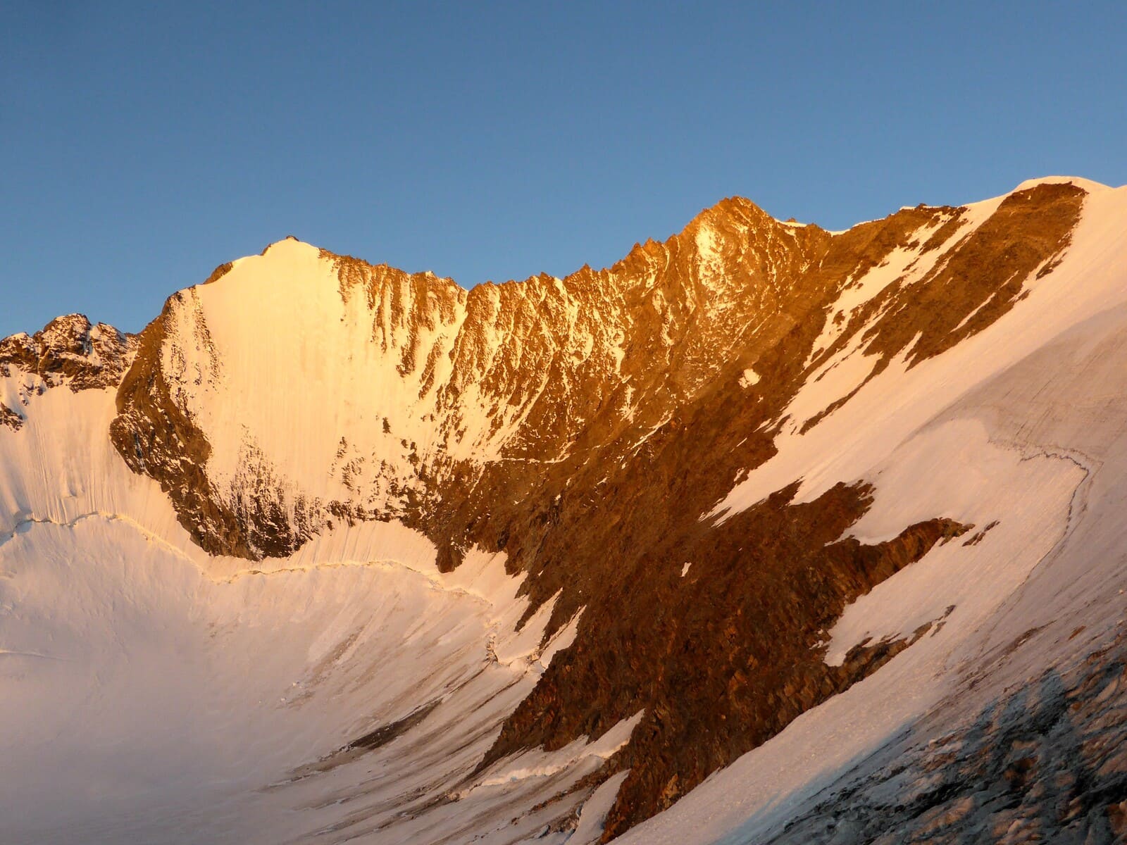 Ascension Nadelhorn 4000 de Saas-Fee Alpinisme | niveau PD | 2 jours