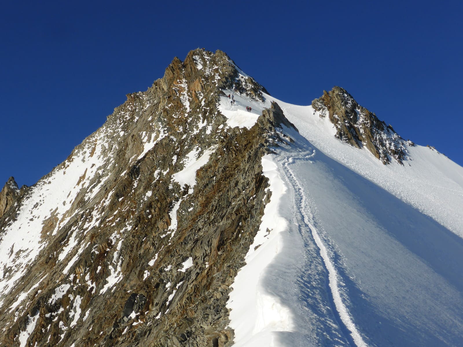Ascension Nadelhorn 4000 de Saas-Fee Alpinisme | niveau PD | 2 jours