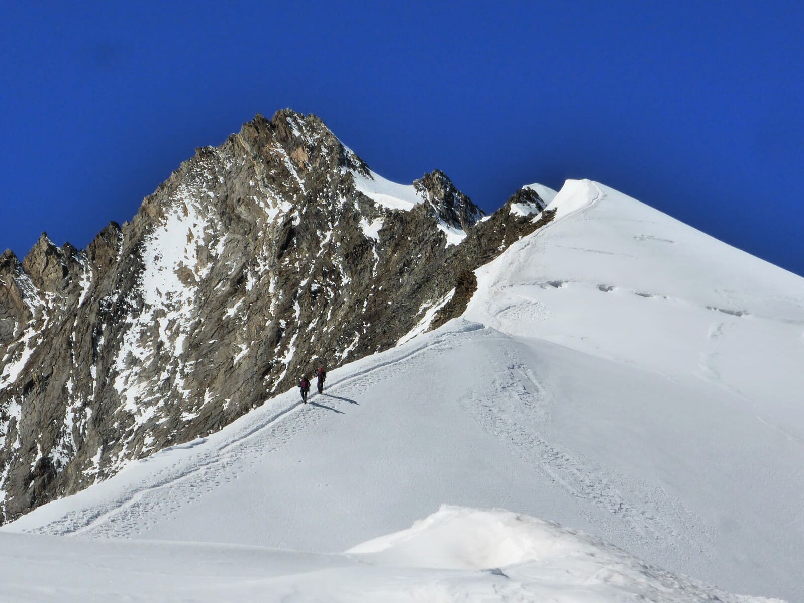 Ascension Nadelhorn 4000 de Saas-Fee Alpinisme | niveau PD | 2 jours