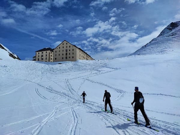 Ski de Rando Vallée du Grand Saint-Bernard 4 jours Ski de rando | en étoile | hôtel | 4 jours