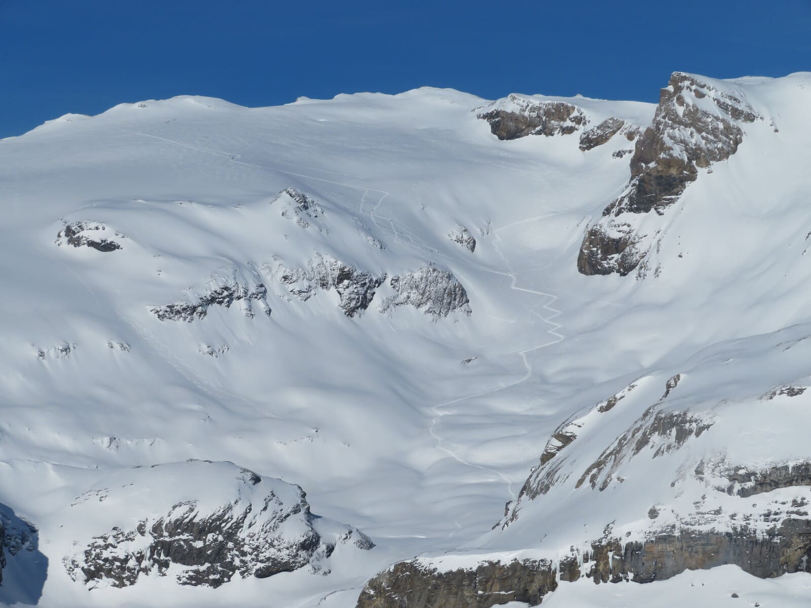 Wildstrubel en Lodge Ski de Rando 5 jours Raid à ski | 5 jours | en étoile | Hôtel de montagne