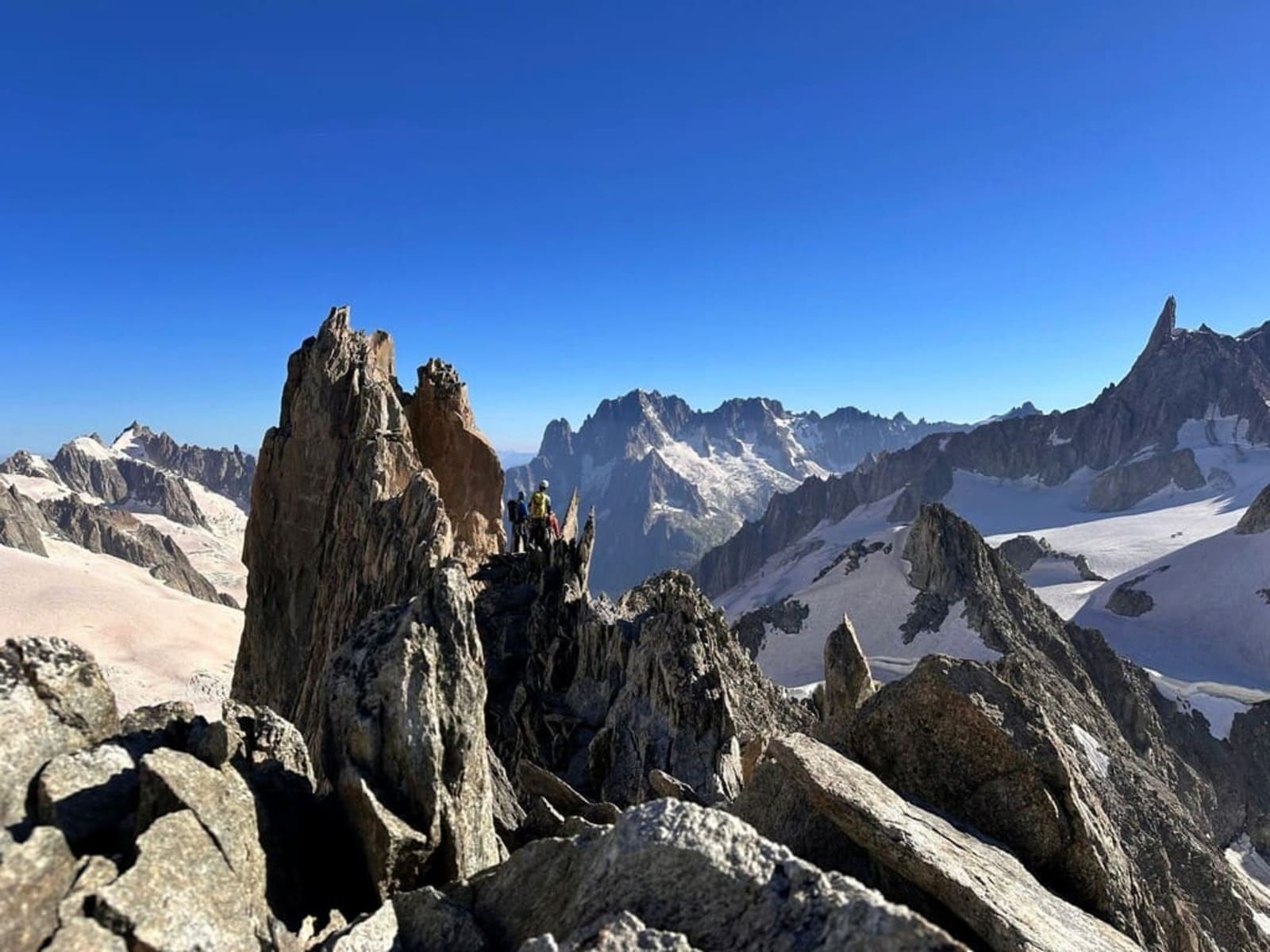 Alpinisme Traversée de l’Aiguille d’Entrèves Alpinisme | 3600 m | 1 journée