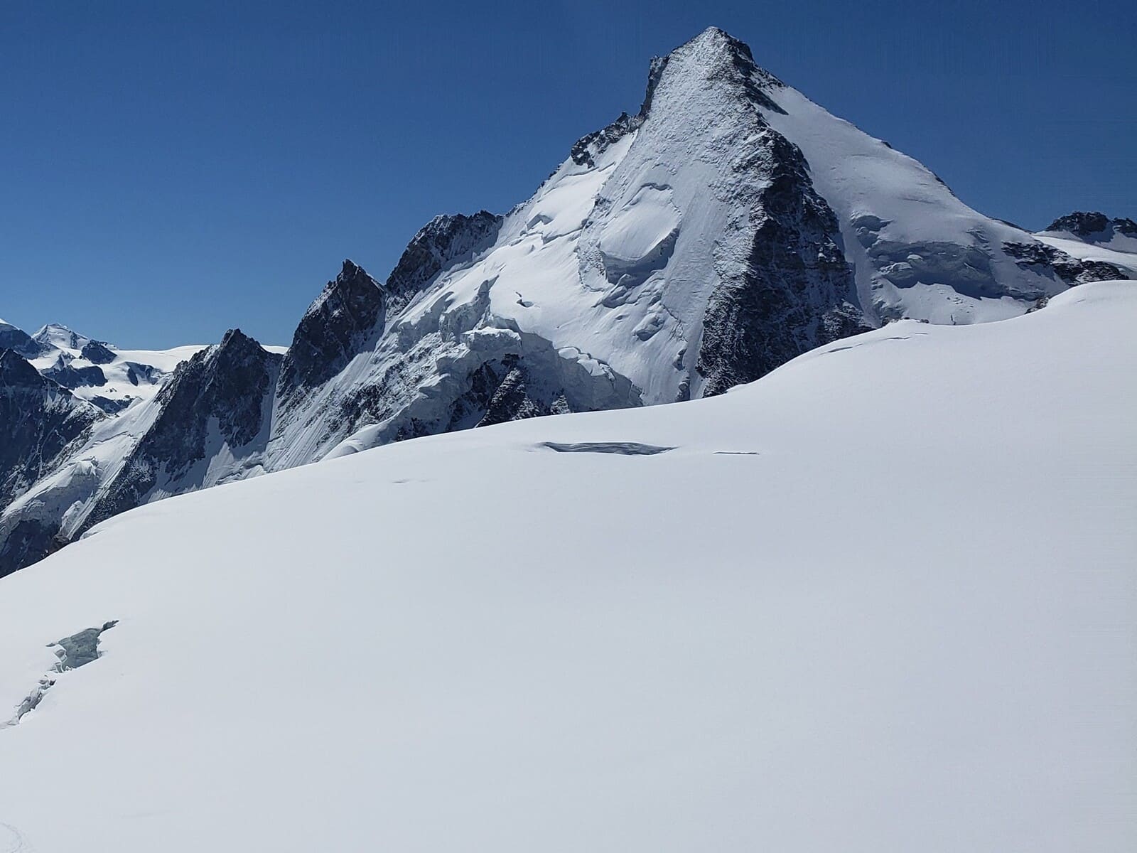 Ascension Tête Blanche de Bertol en été Alpinisme facile | sommet avec vue | 2 jours