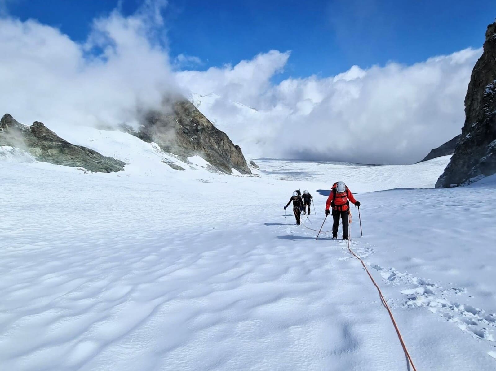 Ascension Tête Blanche de Bertol en été Alpinisme facile | sommet avec vue | 2 jours