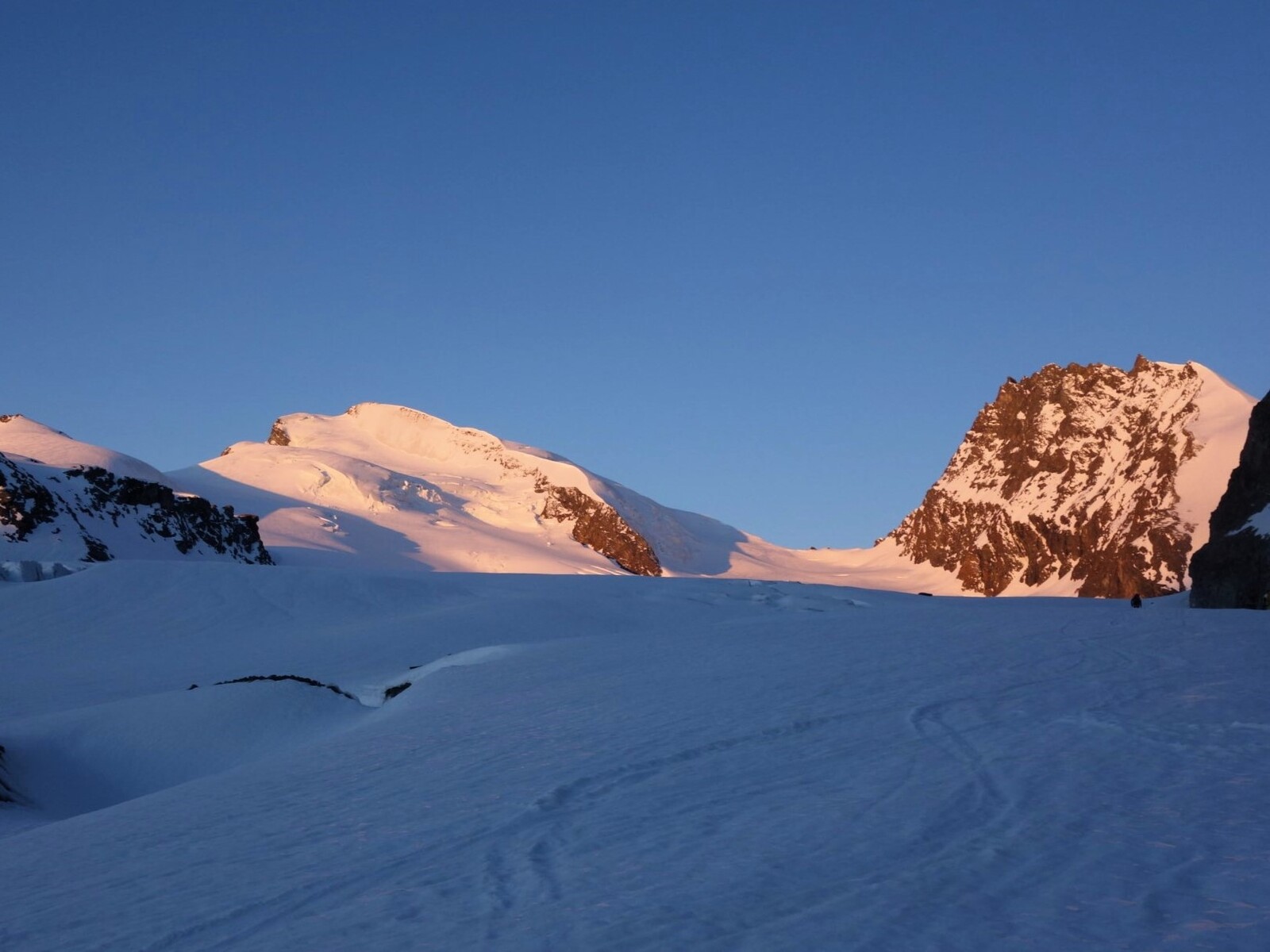 4000 faciles Saas-Fee | Ascension Allalinhorn - Strahlhorn Alpinisme facile | 4000 | 2 jours